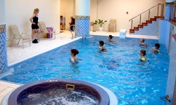 Ramada Majestic Hotel Bucharest - piscina